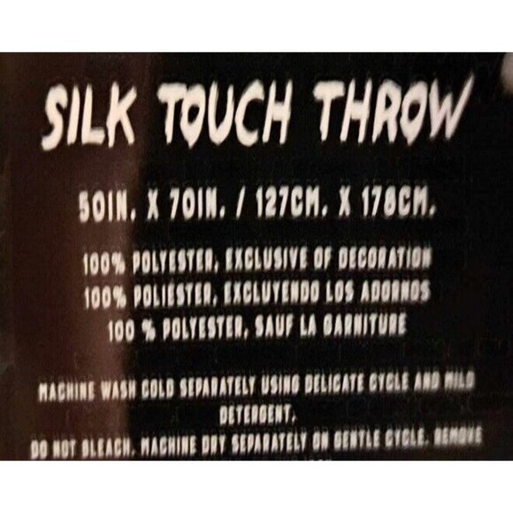 New Silk Friday the 13th Jason Voorhees Plush Fleece Gift Throw Blanket Mask NWT - Picture 6 of 6